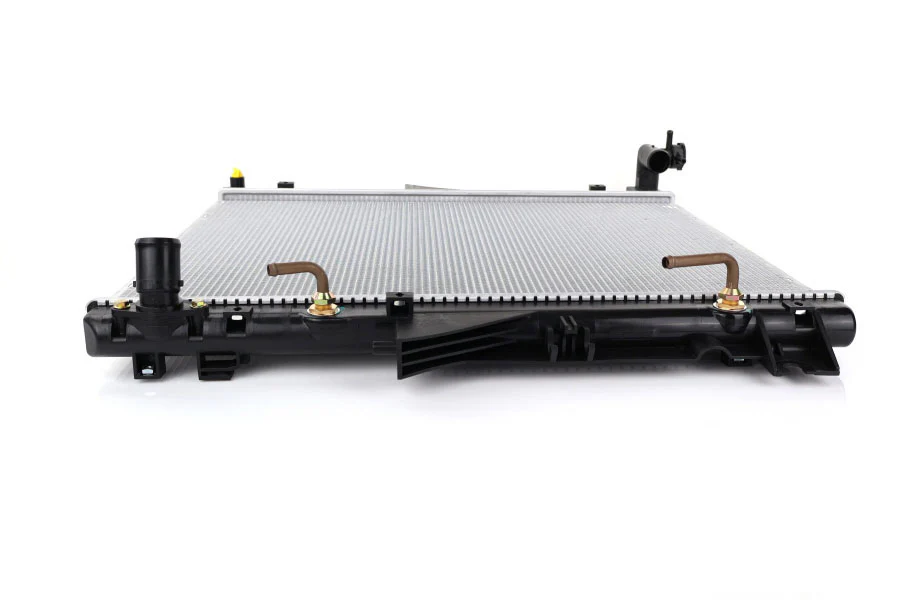 Radiator For Mitsubishi Triton ML MN 2.5L 3.2L 3.5L 4WD RWD AUTO - Image 2